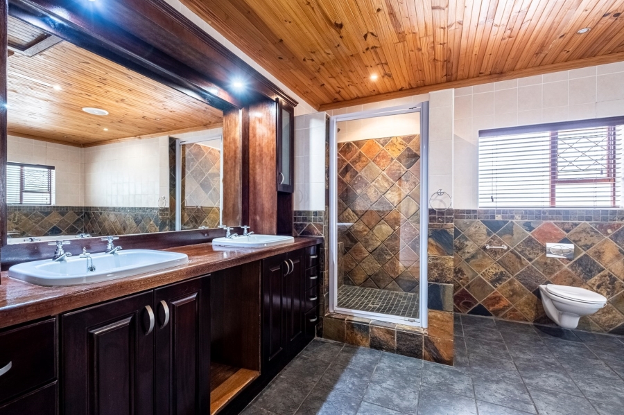 To Let 4 Bedroom Property for Rent in Amsterdamhoek Eastern Cape